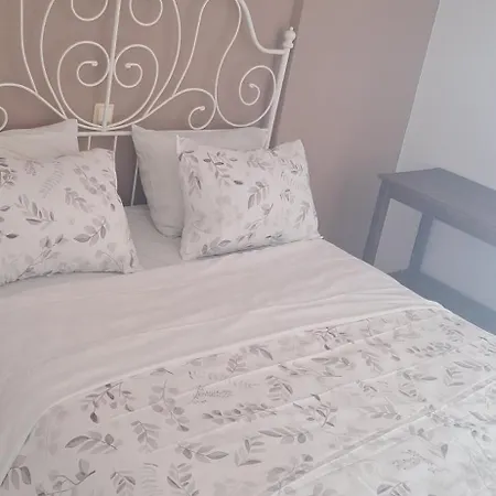 La Casa D' Irene (adults Only) בית הארחה
