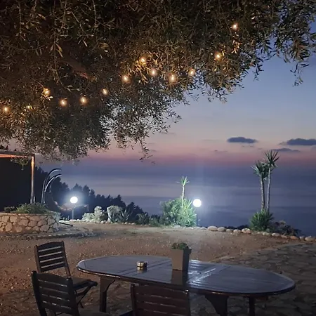 La Casa D' Irene (adults Only) بيت ضيافة Áyios Nikítas